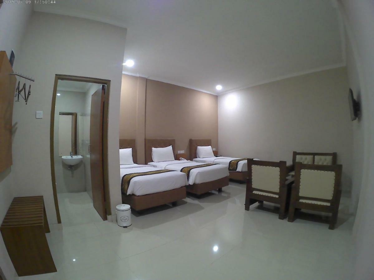 Hotel Mr J Tegal (Central Java)