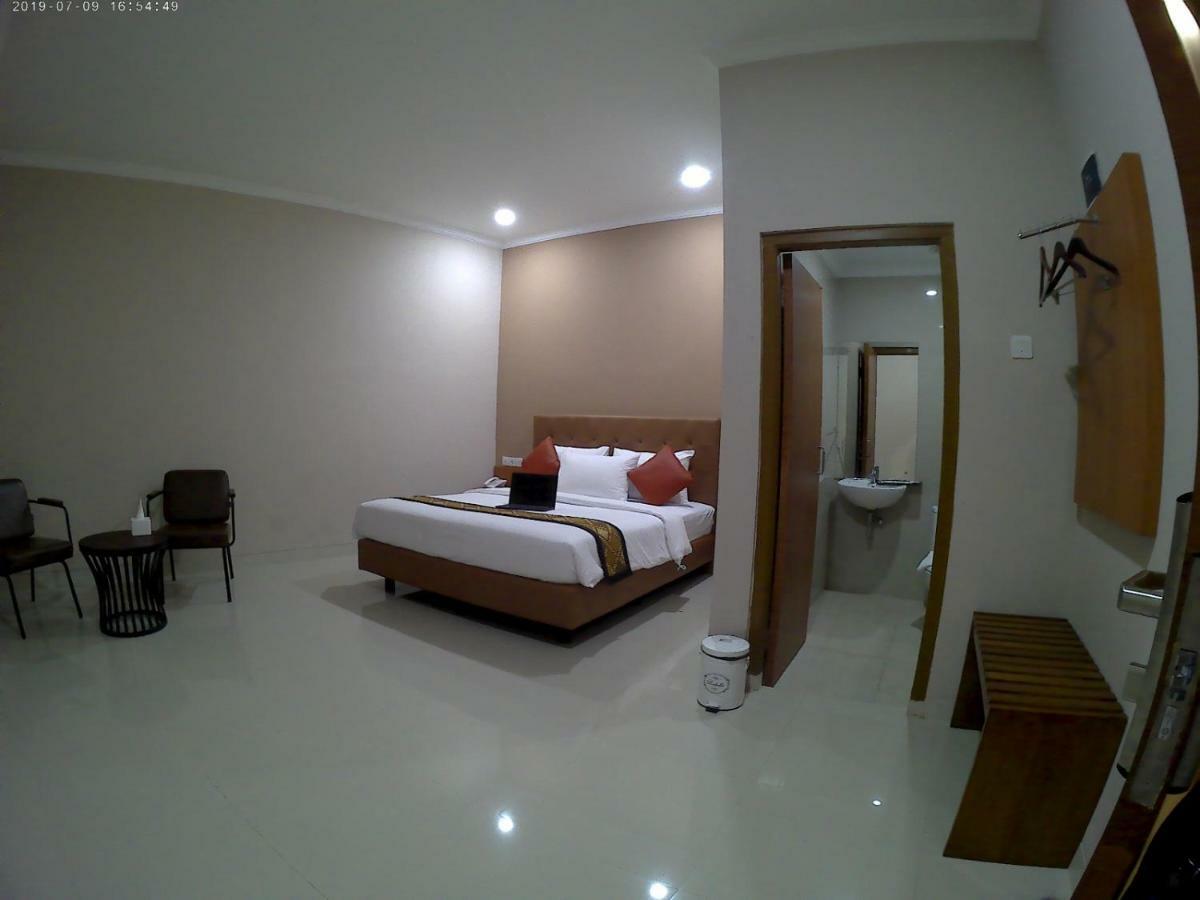 Mr J Hotel Tegal (Central Java)