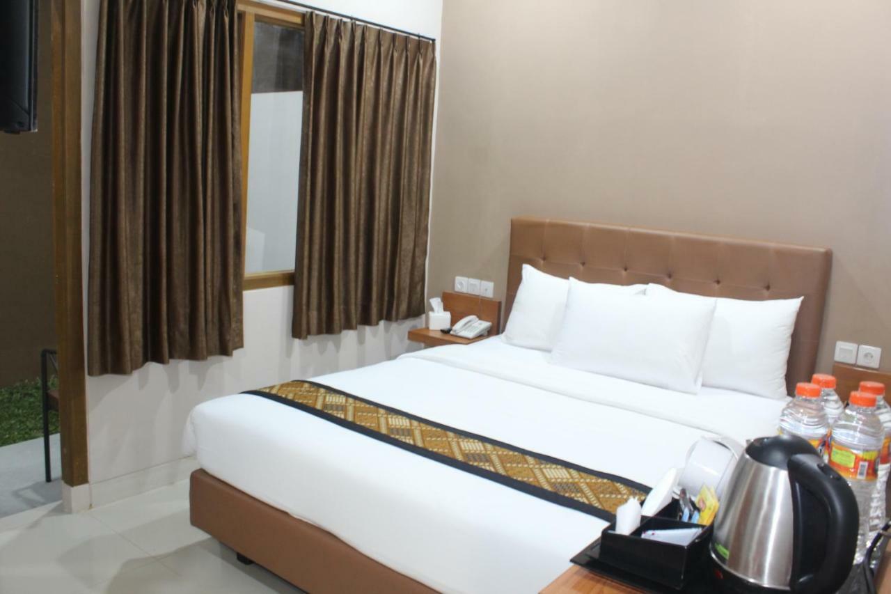 Hotel Mr J 2*