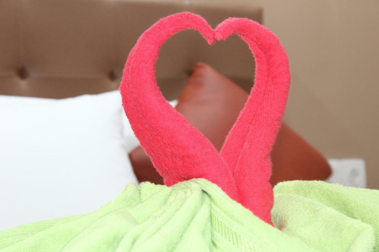 Mr J Hotel 2*