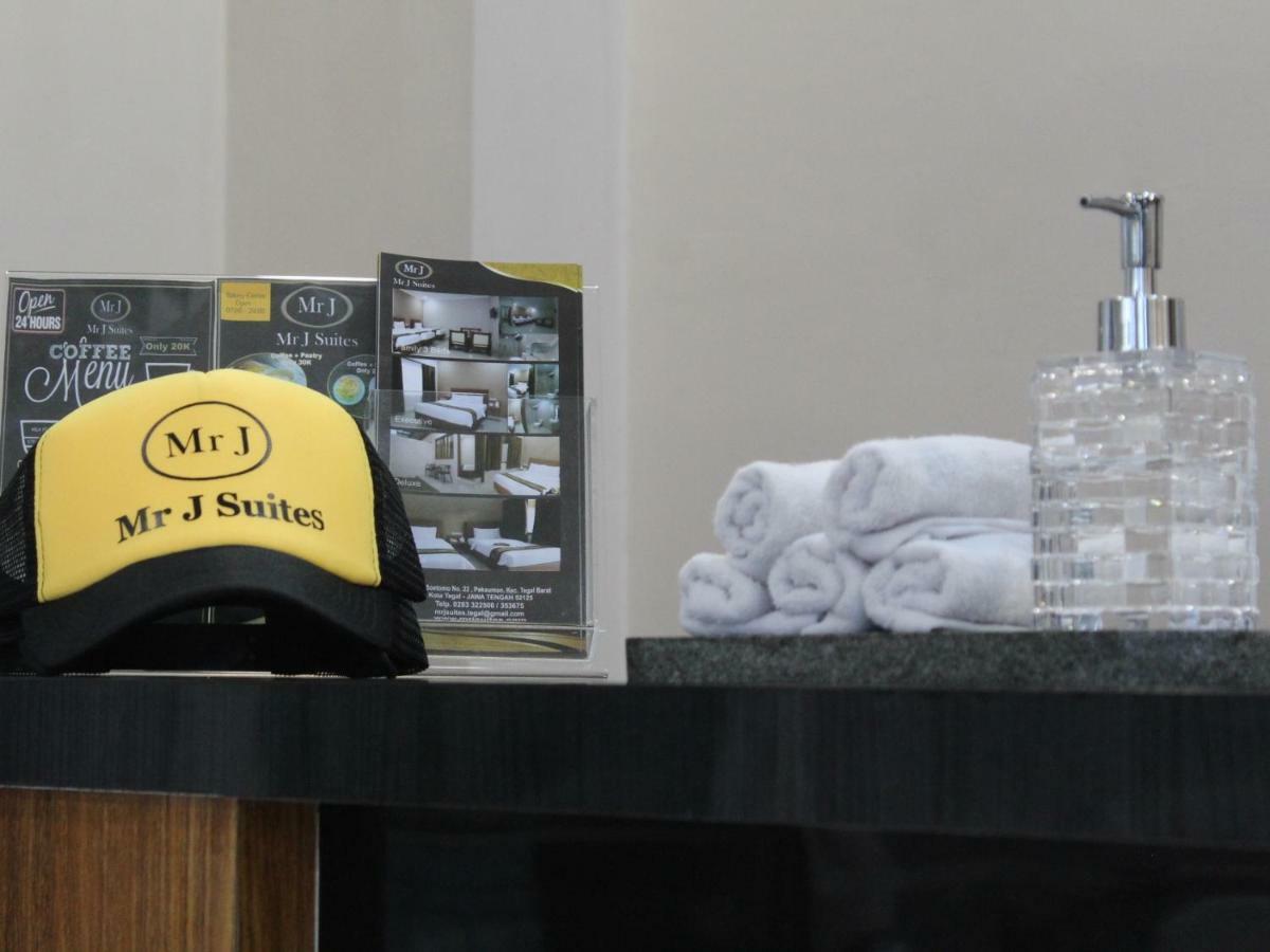 Mr J Hotel 2*